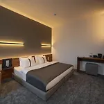 The Grand Ocean Suite Near Igi Airport