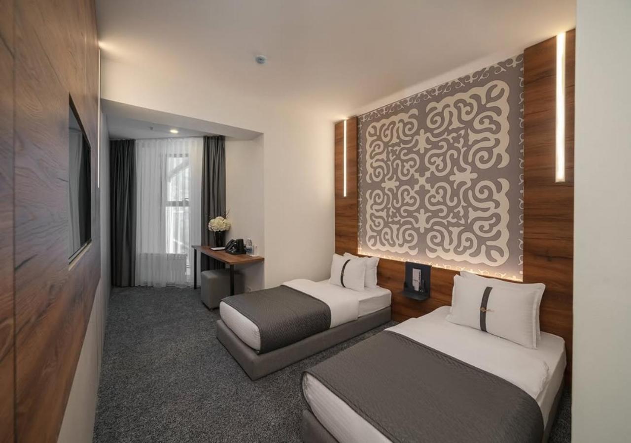 Hotel The Grand Ocean Near Igi Airport